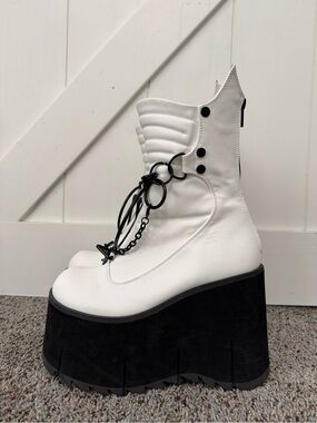 *FLAWED* Demonia Kera-130 Platform Calf High Boots